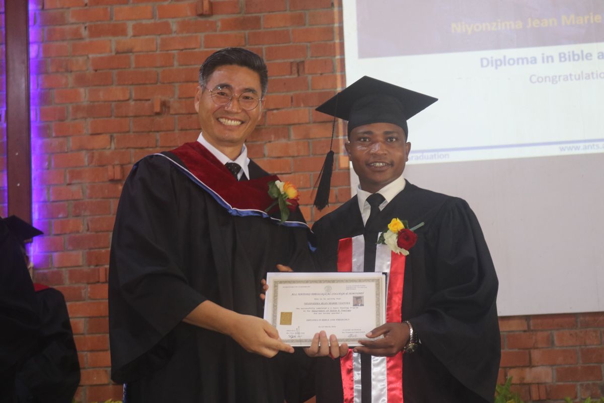 ANTS Celebrates the Graduation of 18 Students at the 30th Graduation Ceremony